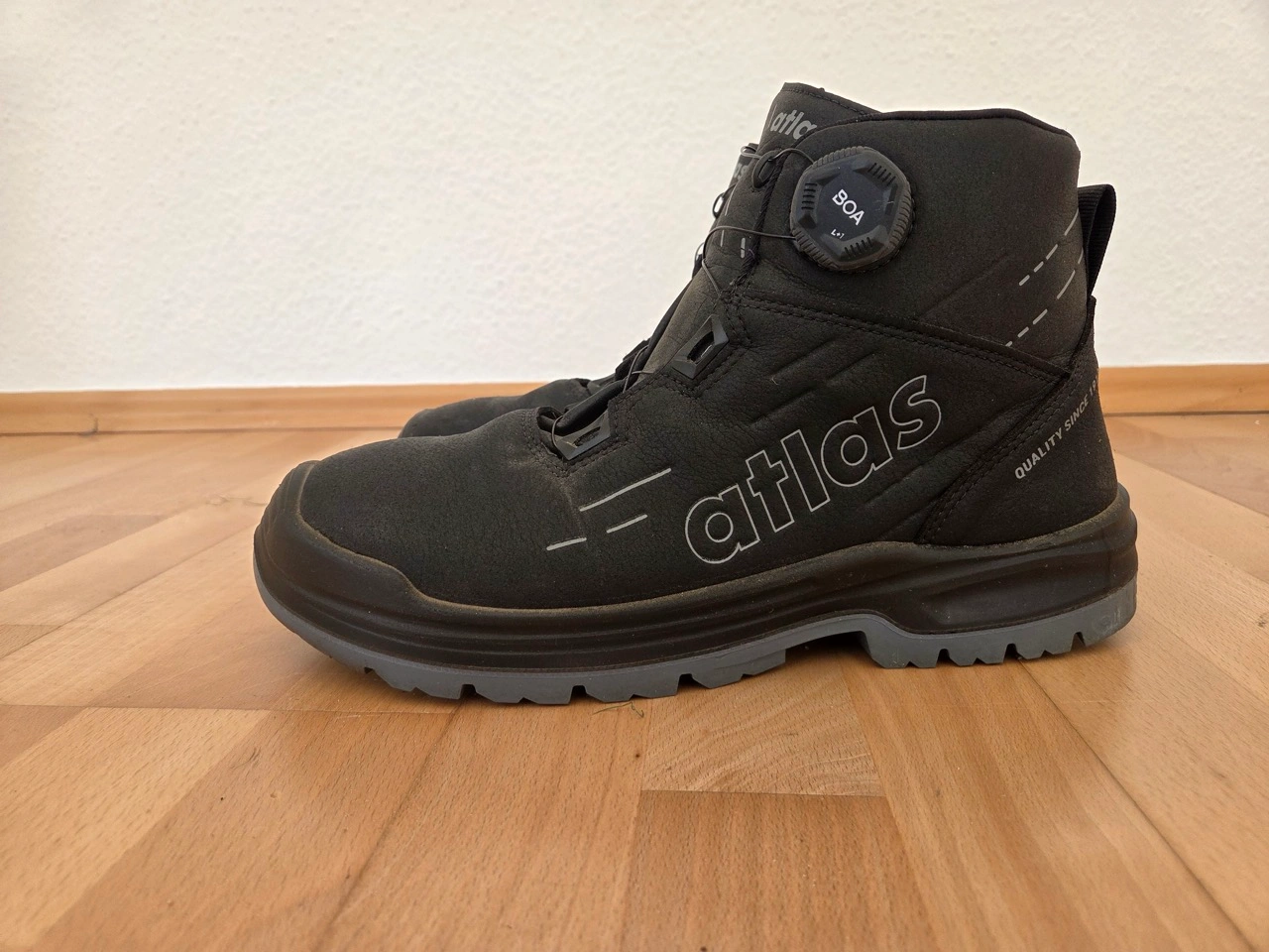 ATLAS Max 550 BOA Pro: Seitenansicht des Mid-Cut-Schafts