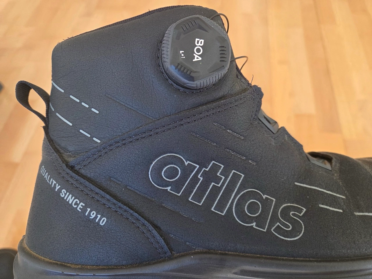 ATLAS Max 550 BOA Pro: BOA-Drehverschluss am Schaft