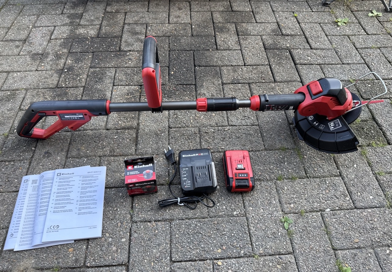 Einhell Akku-Rasentrimmer GE-CT 18/25-1 Li-Solo: Lieferumfang mit Trimmer, Akku, Ladegerät und Zubehör