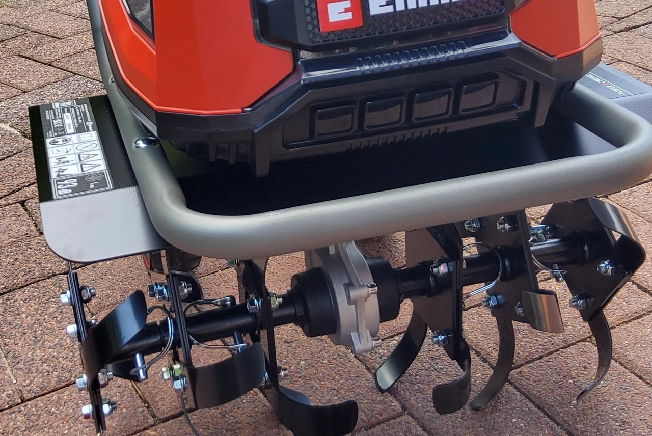 Einhell GP-CR 36/45 Li E BL-Solo: Messerbereich mit Warnhinweisen