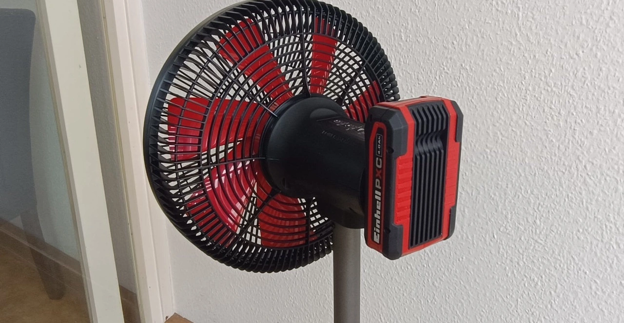Einhell GE-CF 18/320 P Li-Solo: eingesetzter Power-X-Change-Akku
