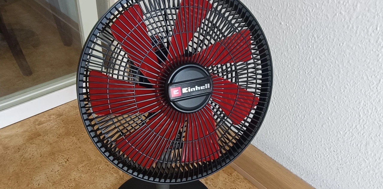 Einhell GE-CF 18/320 P Li-Solo: Front mit Schutzgitter und Rotor