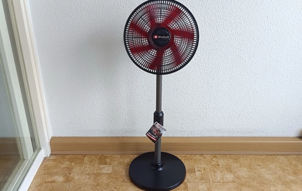 Einhell GE-CF 18/320 P Li-Solo: aufgebauter Standventilator