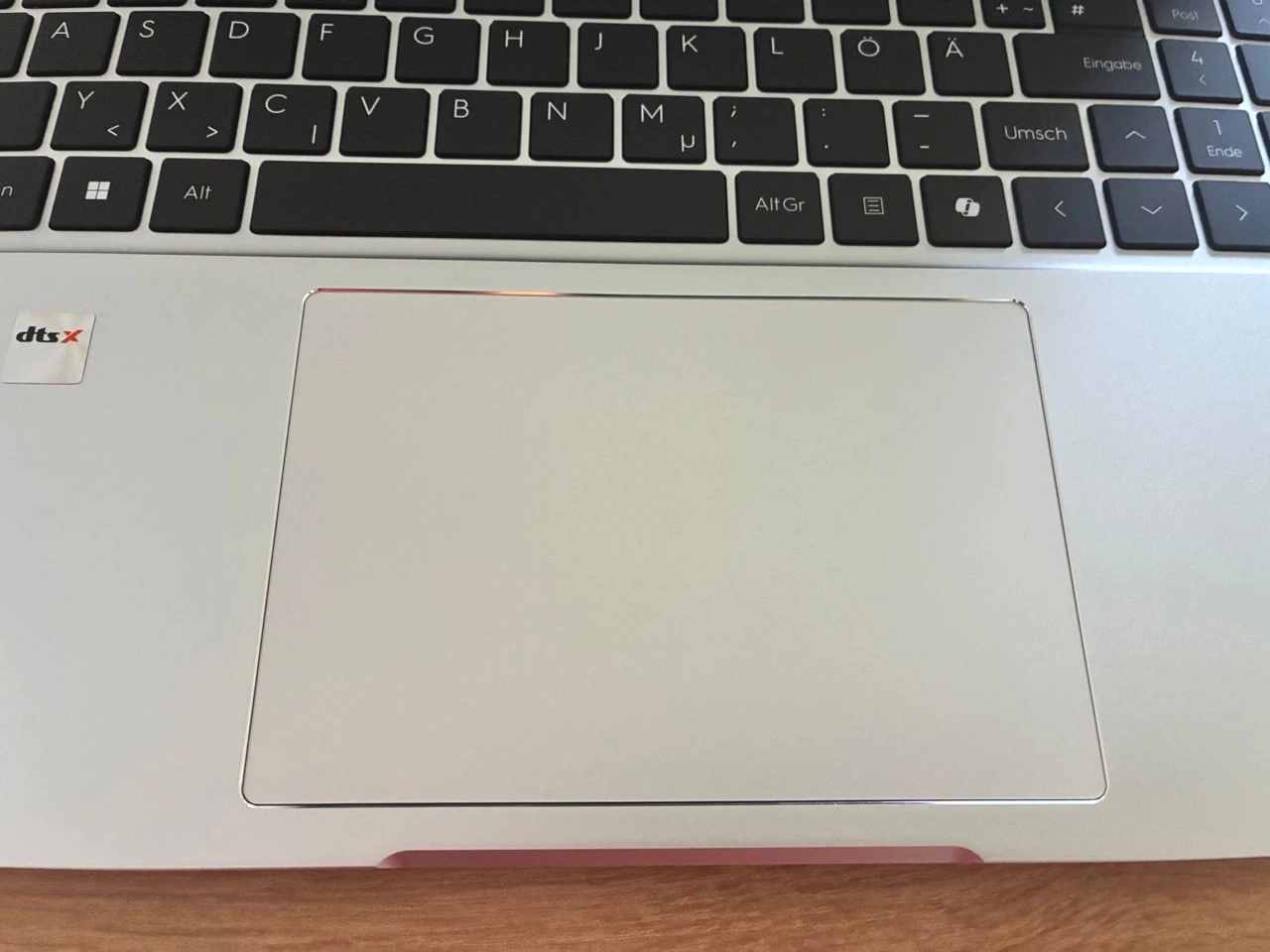 GEEKOM GeekBook M16 Business-Laptop mit Intel Core Ultra 9: großes Touchpad