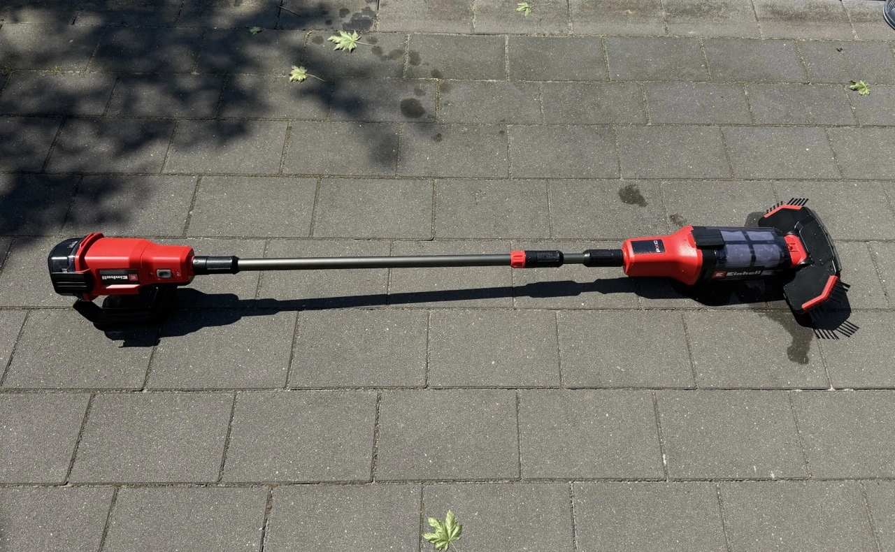 Einhell Akku-Poolsauger GE-PV 18/42 Li T-Solo: teleskopierbarer Akku-Poolsauger in voller Länge