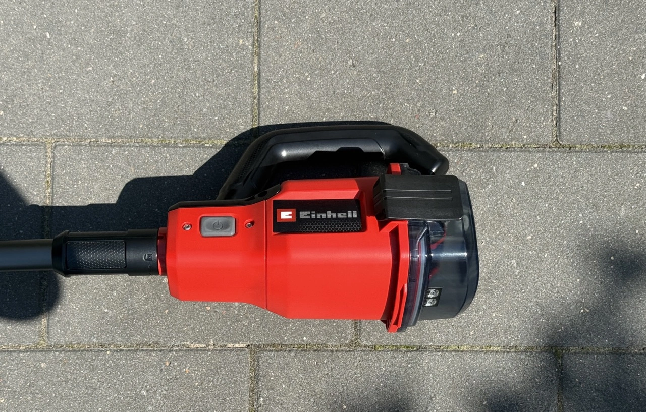 Einhell Akku-Poolsauger GE-PV 18/42 Li T-Solo: Motorgehäuse mit Ein-Aus-Taste