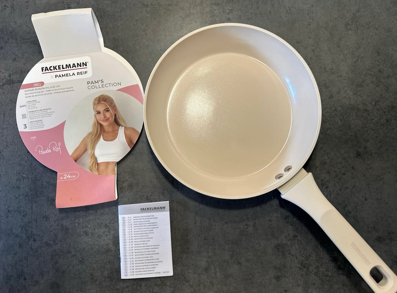 Fackelmann Pamela Reif Bratpfanne Shell: Lieferumfang mit Verpackung und Anleitung