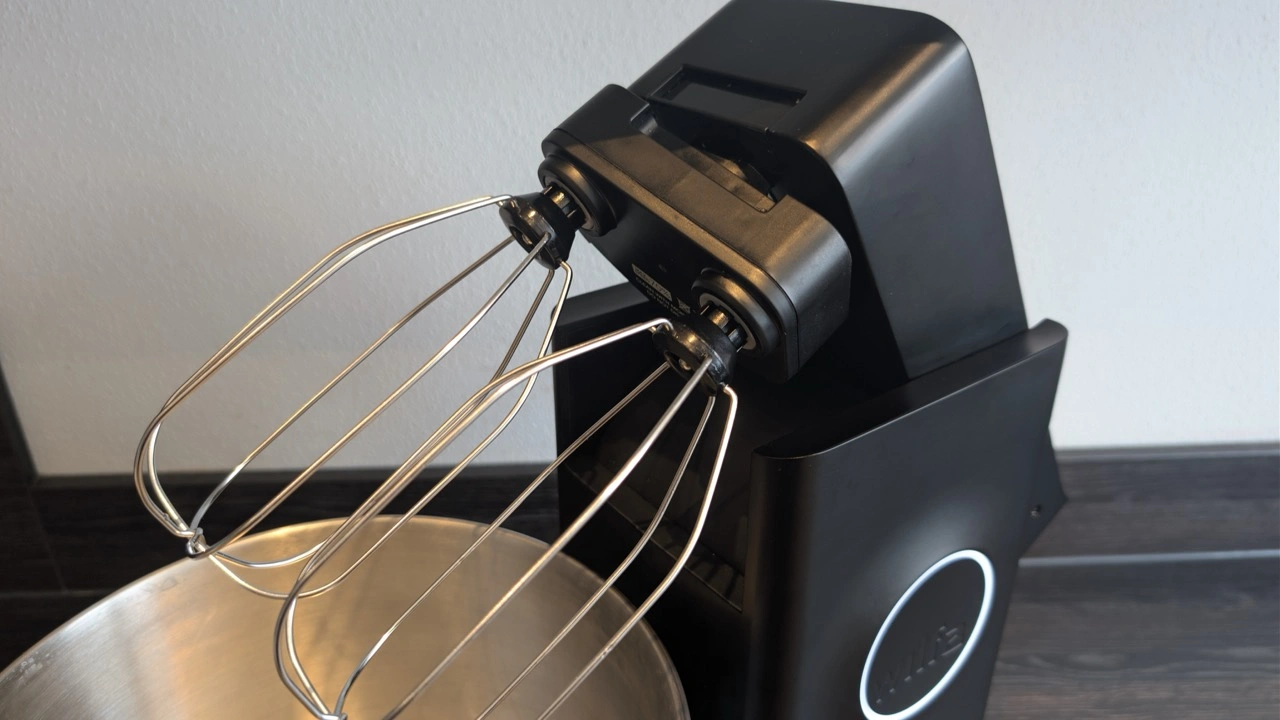 Wilfa Probaker NXT: montierter Doppel-Schneebesen