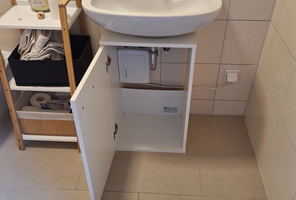 Fackelmann 85551 Easy 40cm: geöffneter Schrank unter dem Waschbecken
