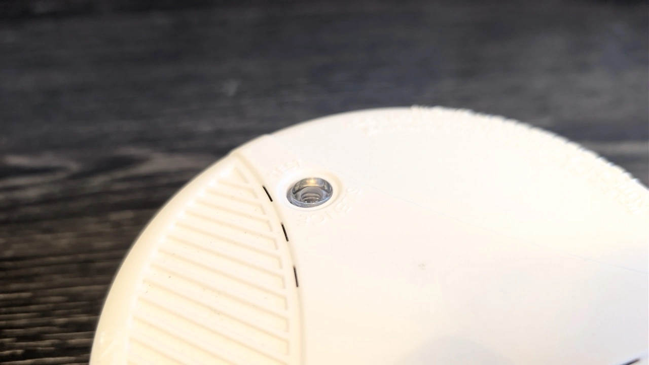 FLORI.PLUS.25: Transparente Testtaste mit Status-LED