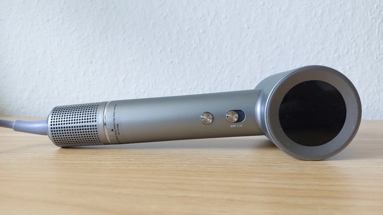 Ted Hilley VelvetDry Ionen Föhn mit Diffusor: Haartrockner in Seitenansicht