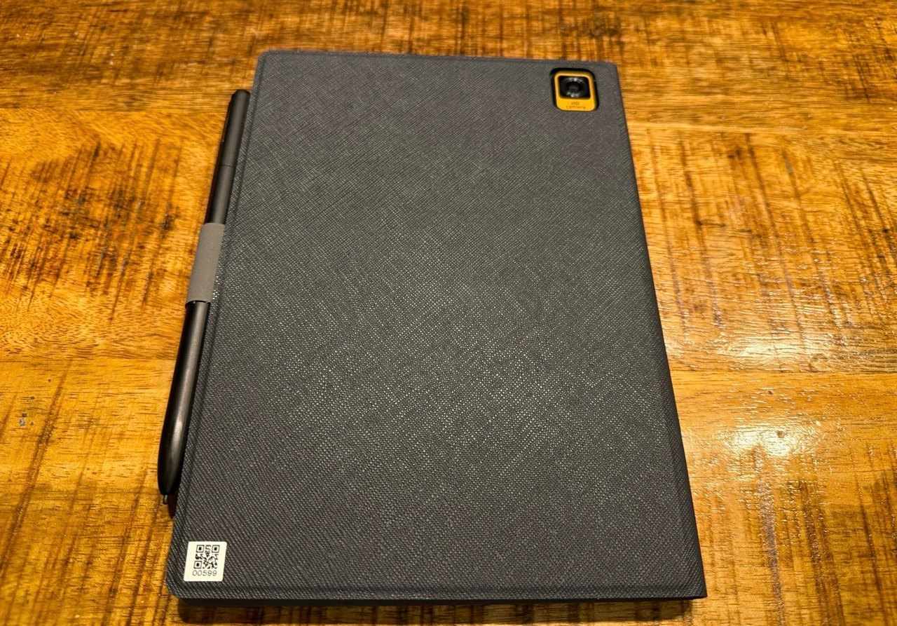 HUION Note E: Rückseite mit Kamera und Stift