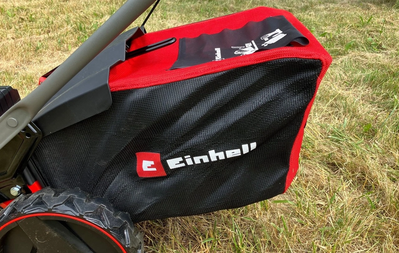 Einhell GP-CM 36/47 S Li BL: Fangkorb mit Einhell-Logo