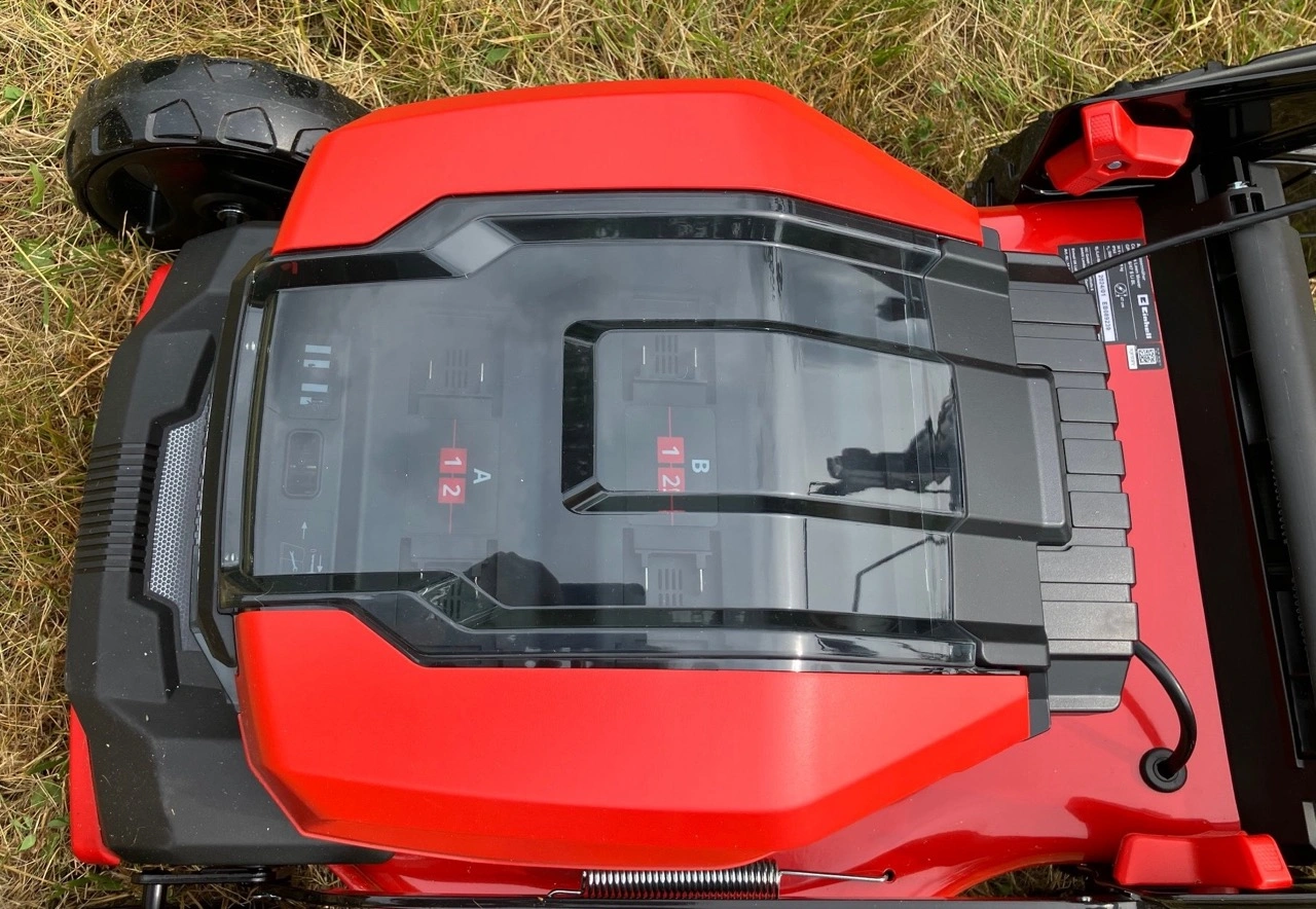 Einhell GP-CM 36/47 S Li BL: Akkufach mit vier Akkuplätzen