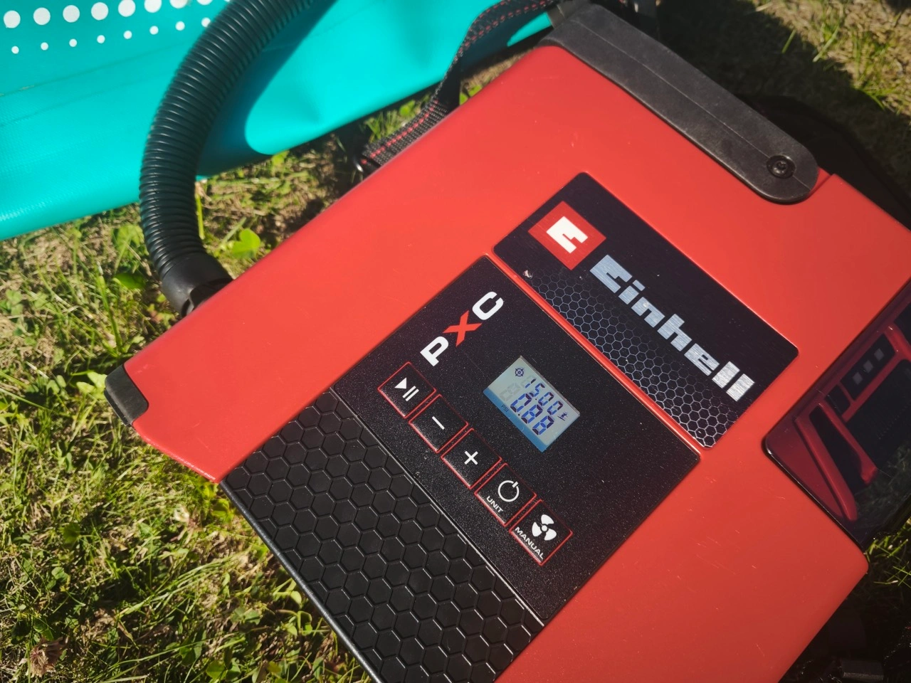Einhell SUPPERO 18/380: Bedienfeld beim SUP-Test