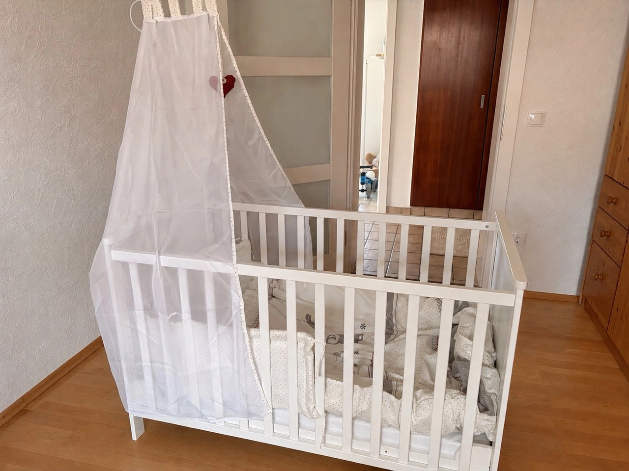 roba Giraffe Babybett Komplett-Set: komplett aufgebautes Babybett