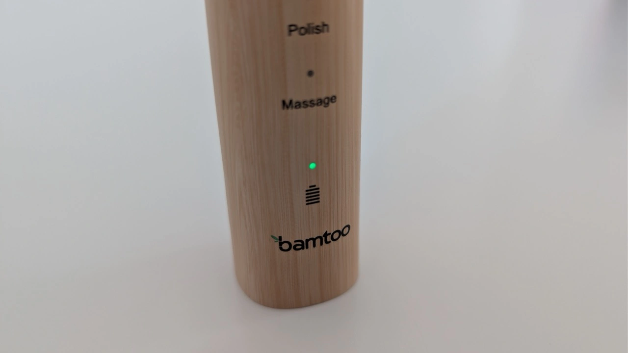 bamtoo KOA V2 Pro: Status-LED am unteren Griffbereich