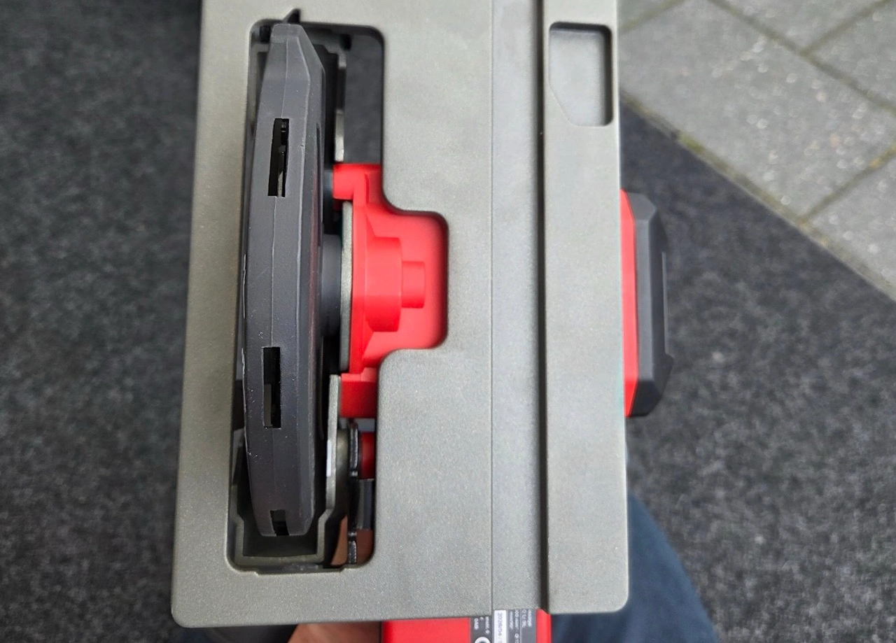 Einhell TP-CS 18/136-C Li BL: Aluminium-Grundplatte im Detail