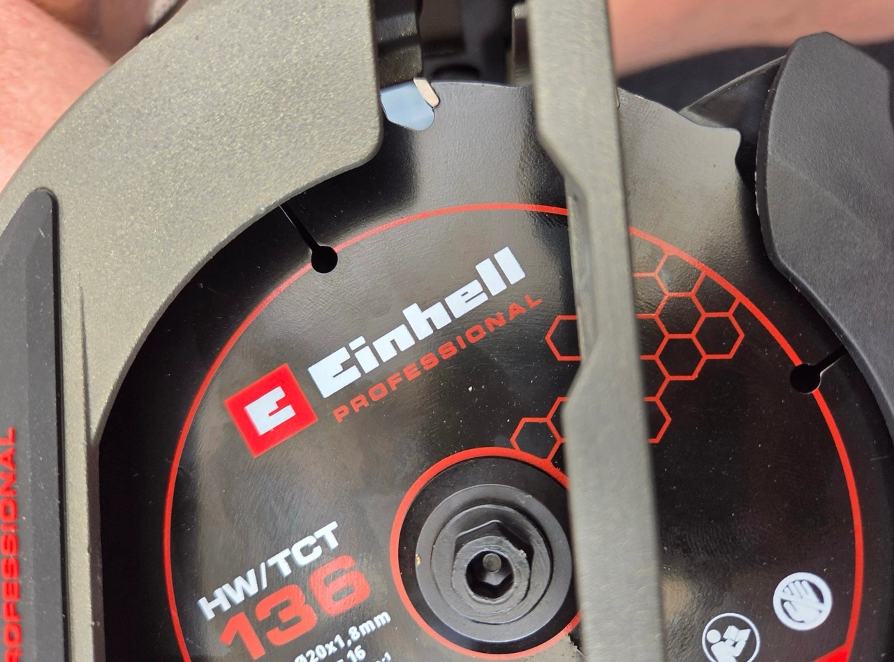 Einhell TP-CS 18/136-C Li BL: 136-Millimeter-Sägeblatt mit 16 Zähnen