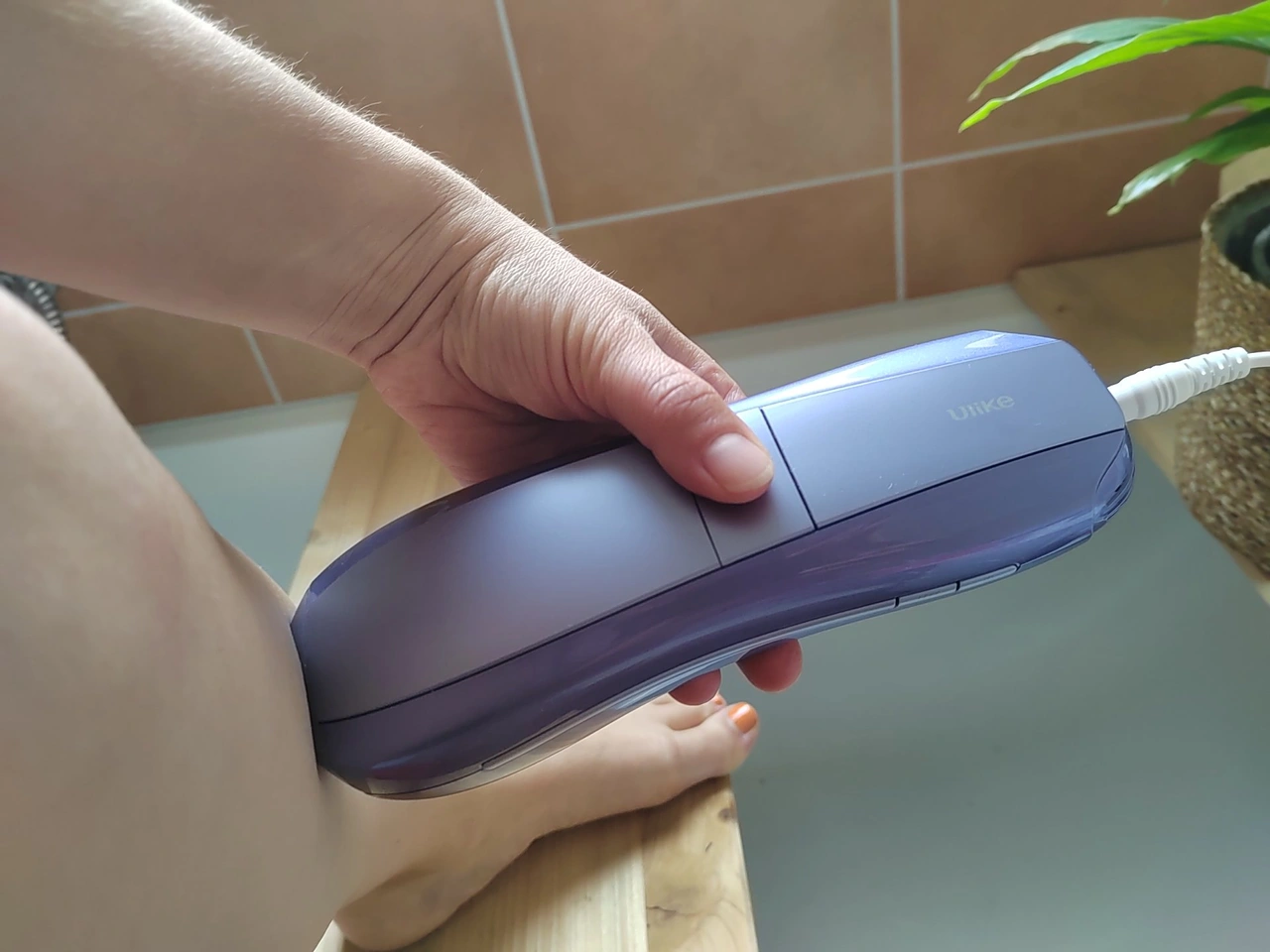 Ulike Air 10 Pro: Anwendung am Bein