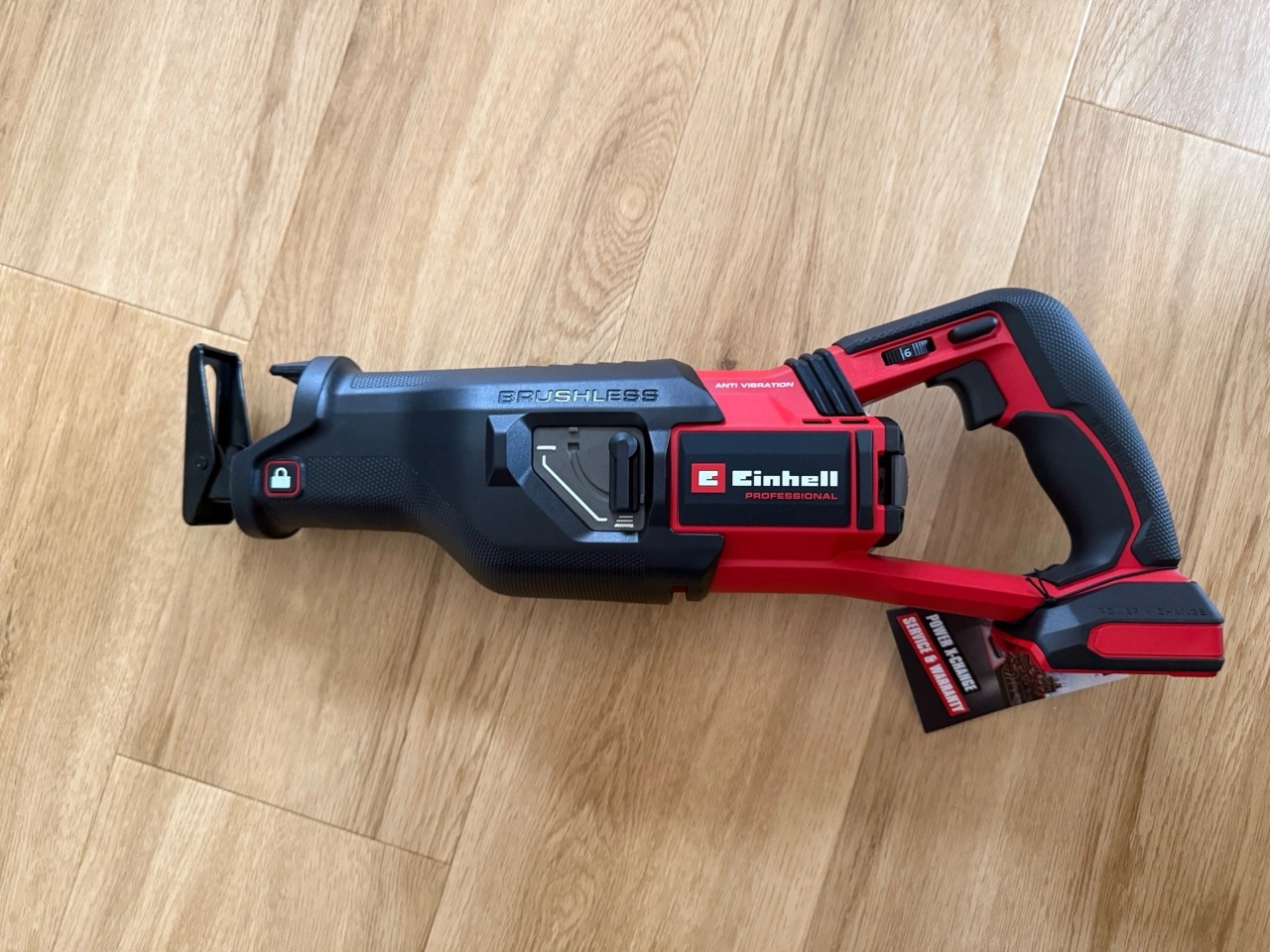 Einhell Professional Akku-Universalsäge TP-AP 18/32 Li BL: Gesamtansicht der Akku-Universalsäge