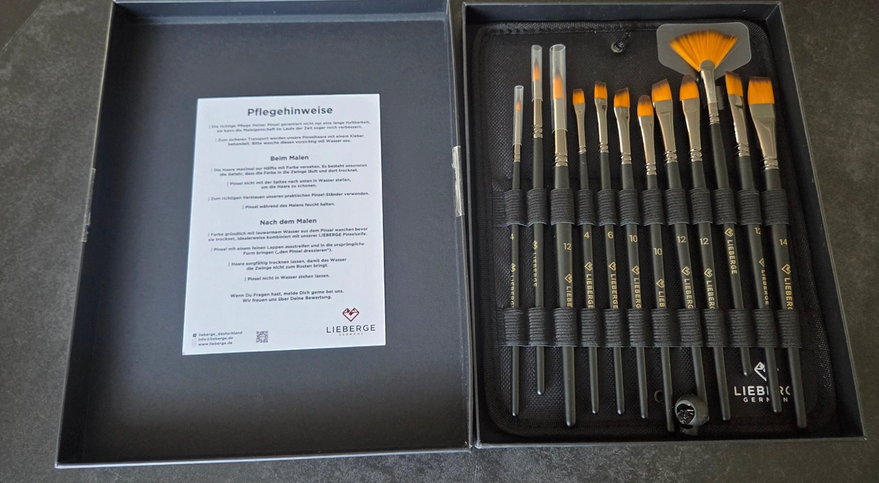 LIEBERGE Künstlerpinsel Klassik: Set mit 12 Pinseln und Aufstell-Etui