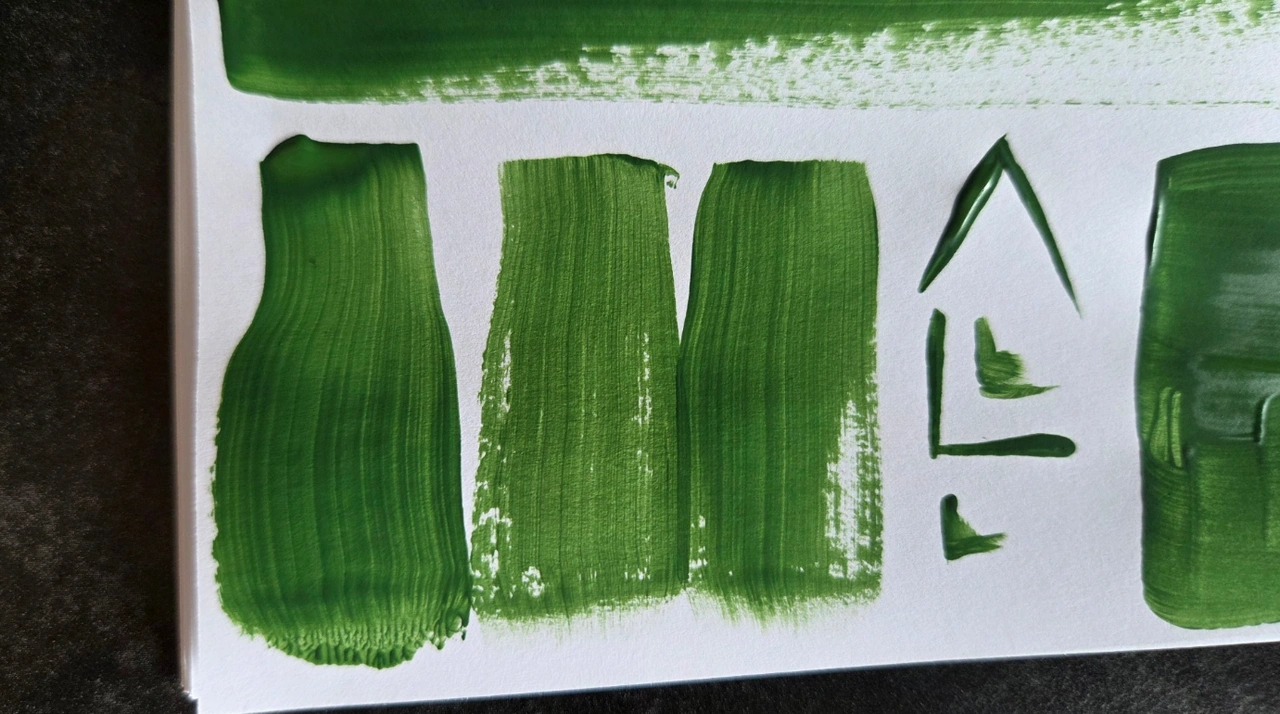 LIEBERGE Künstlerpinsel Klassik: Acryl-Teststriche im Detail