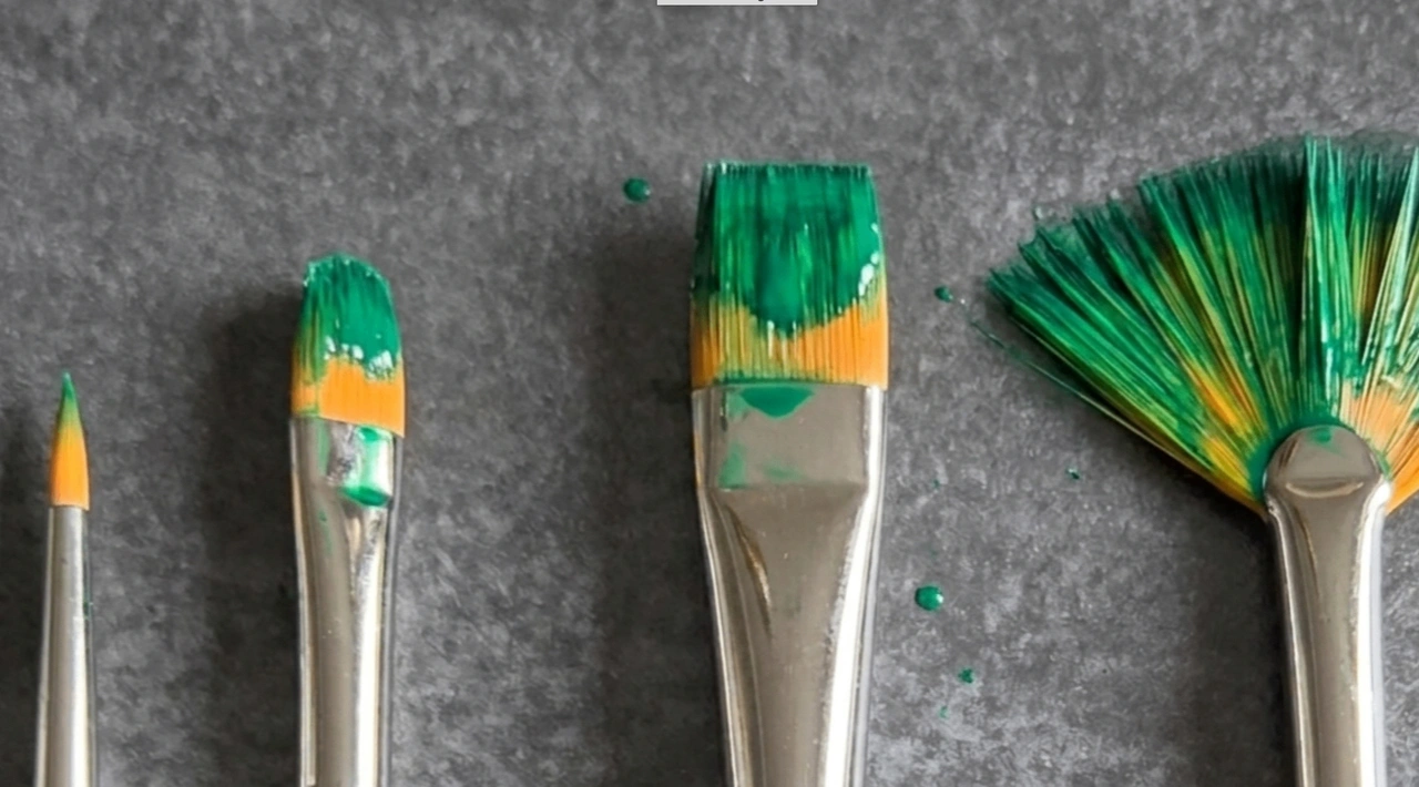 LIEBERGE Künstlerpinsel Klassik: Pinsel nach dem Farbauftrag