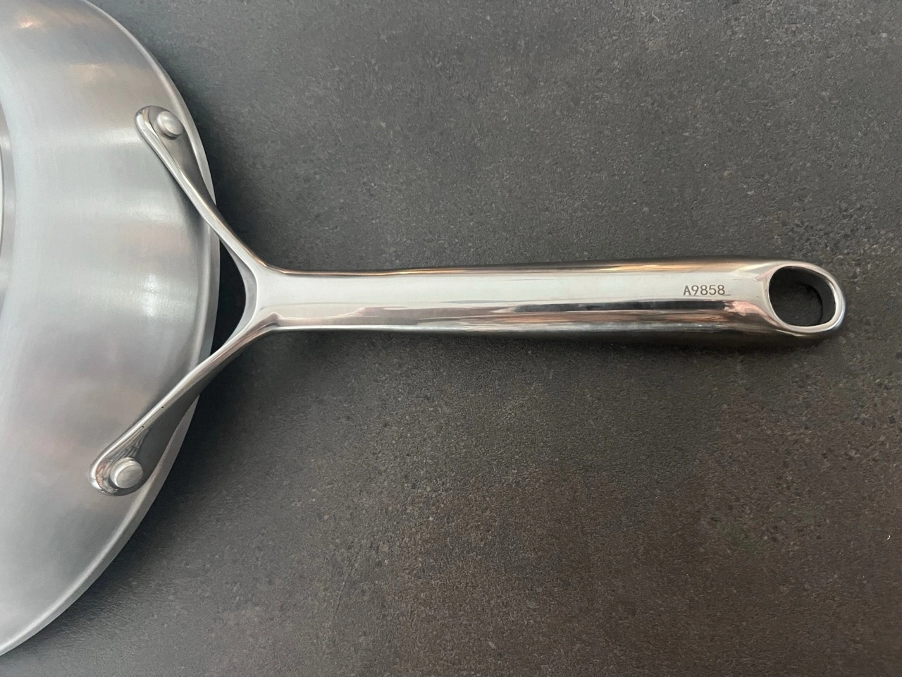 ALUWERK 28cm Pfanne by Hensslers: Seriennummer am Edelstahlgriff