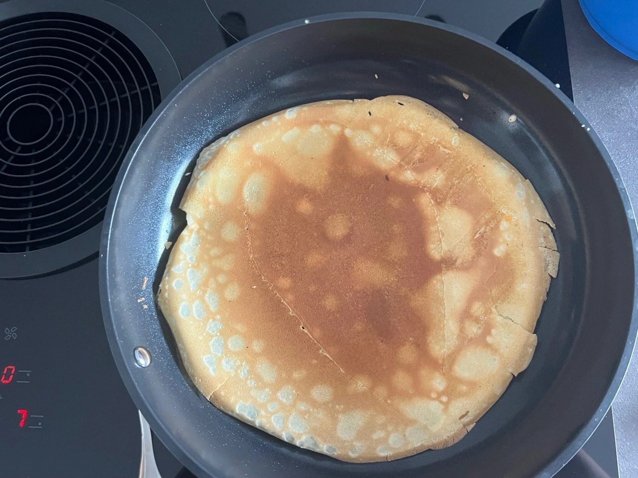 ALUWERK 28cm Pfanne by Hensslers: Crêpe im Antihafttest