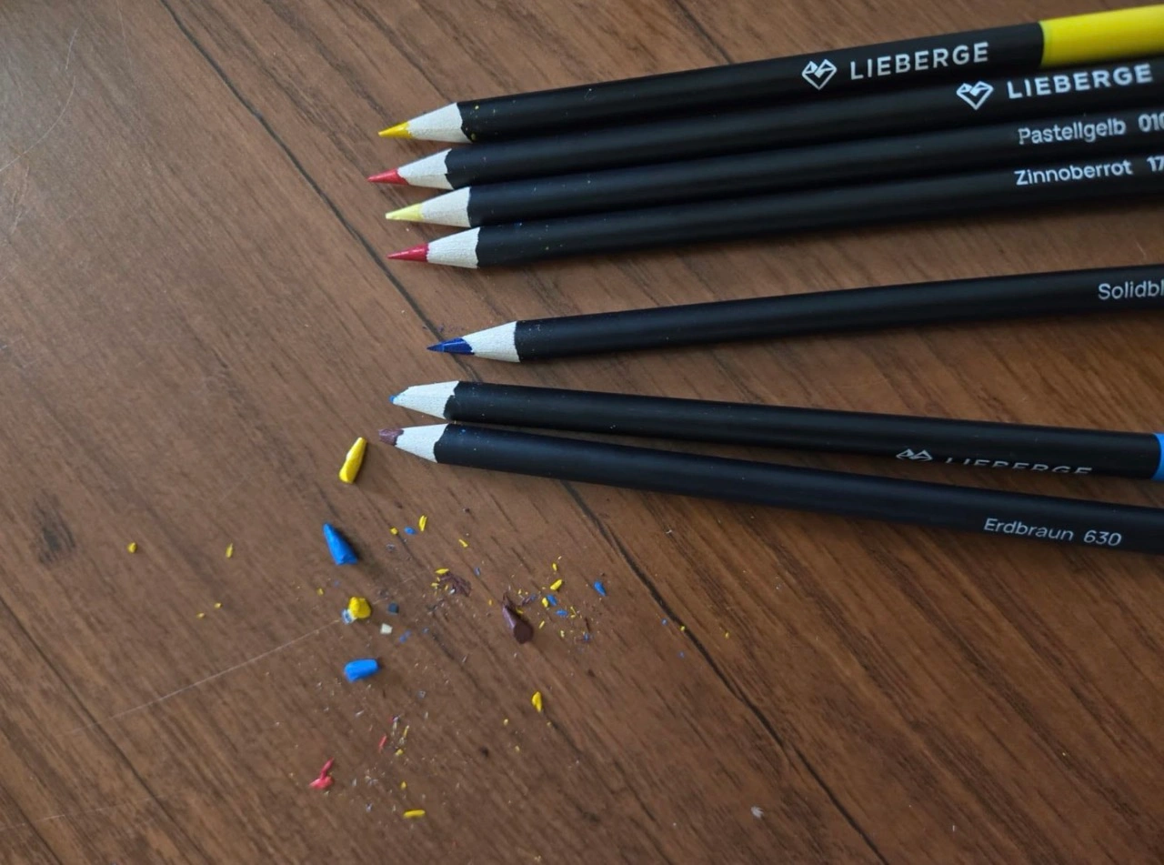 LIEBERGE Buntstifte in Profi-Nylon-Etui | 72 Farben: abgebrochene Minen nach dem Anspitzen