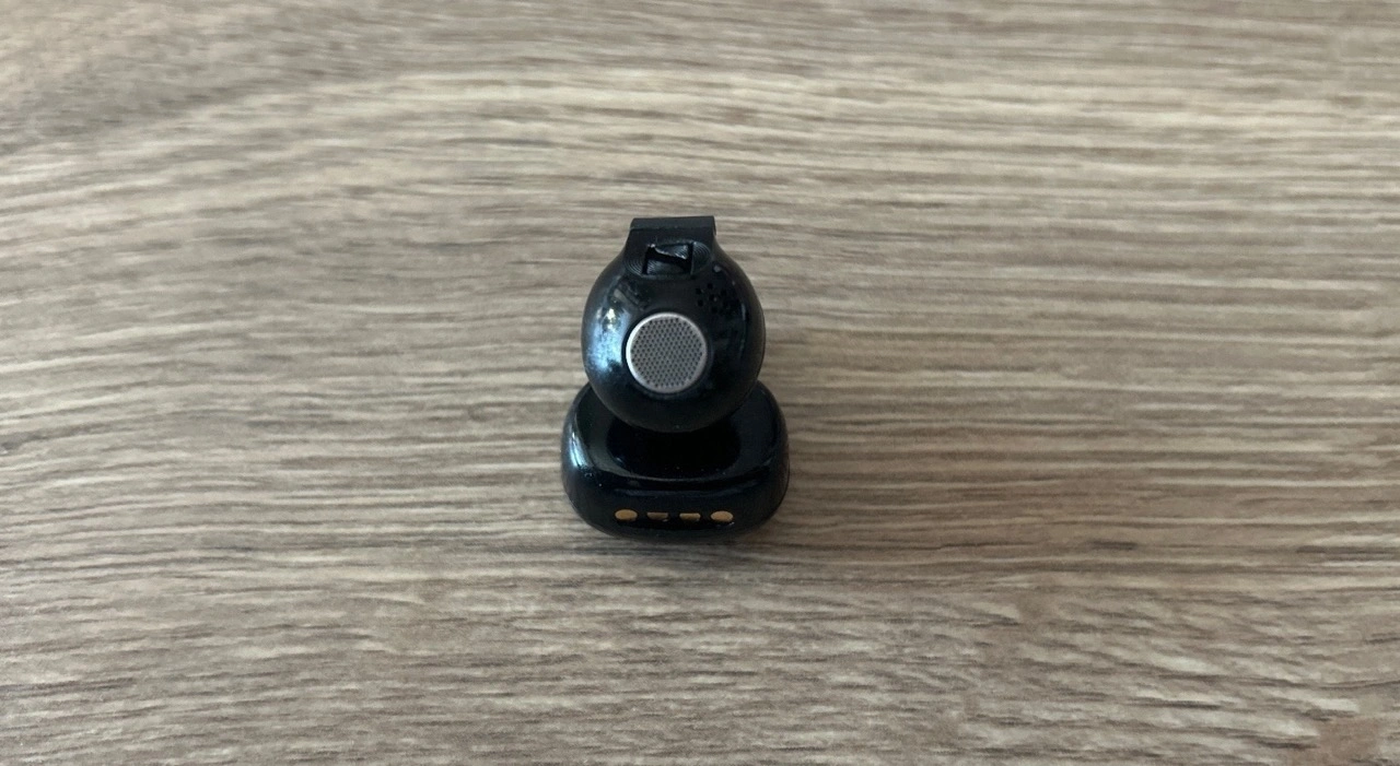 Sennheiser ACCENTUM Clip: Detailansicht eines Ohrhörers