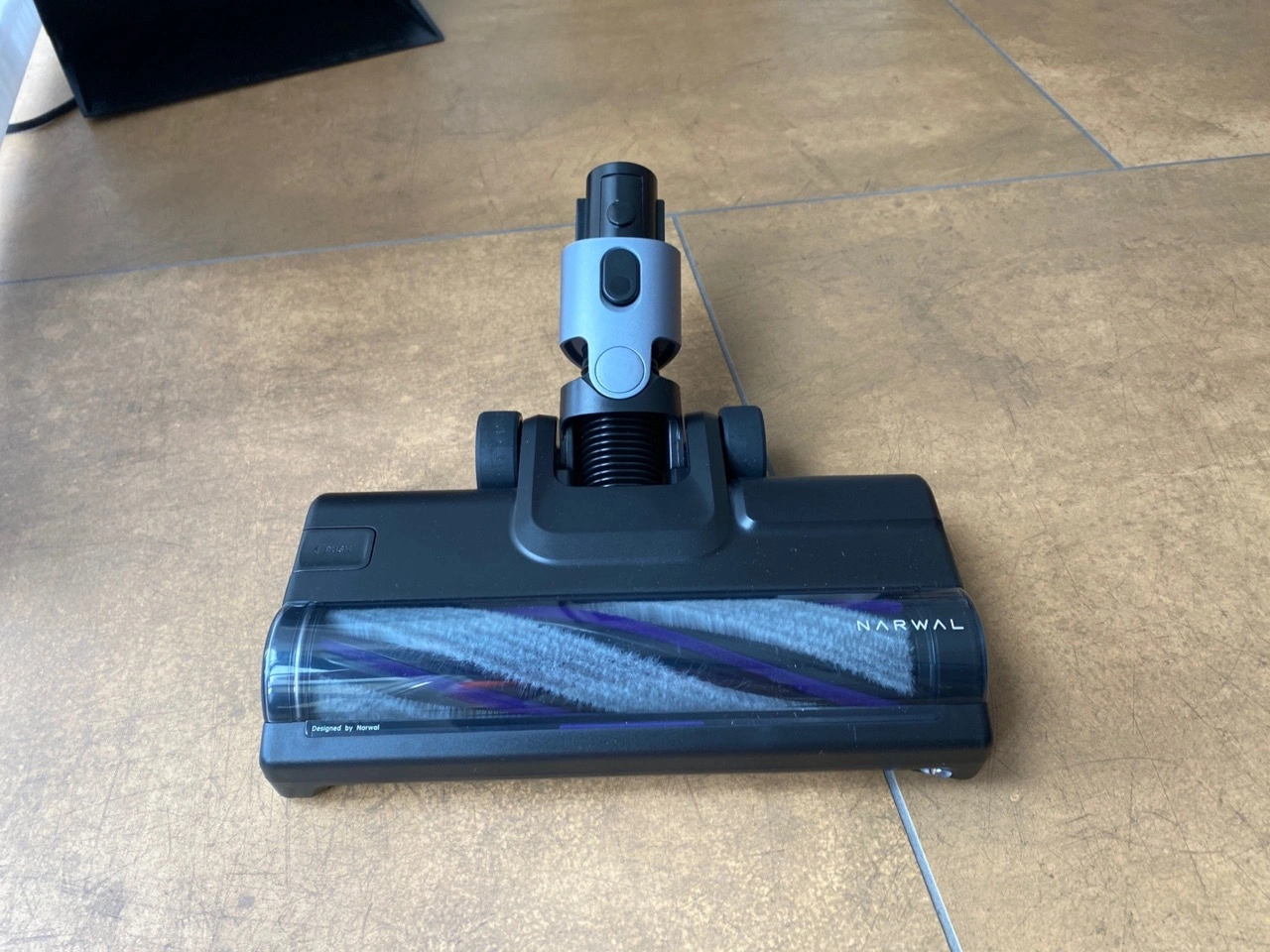 Narwal V50 Cube: Bodendüse mit ZeroWrap-Bürstenrolle