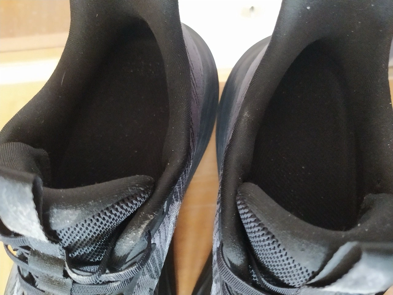 ALLSWIFIT ActiveSolid Men’s Slip-On Running Shoes: Fersenkappe und Innenbereich
