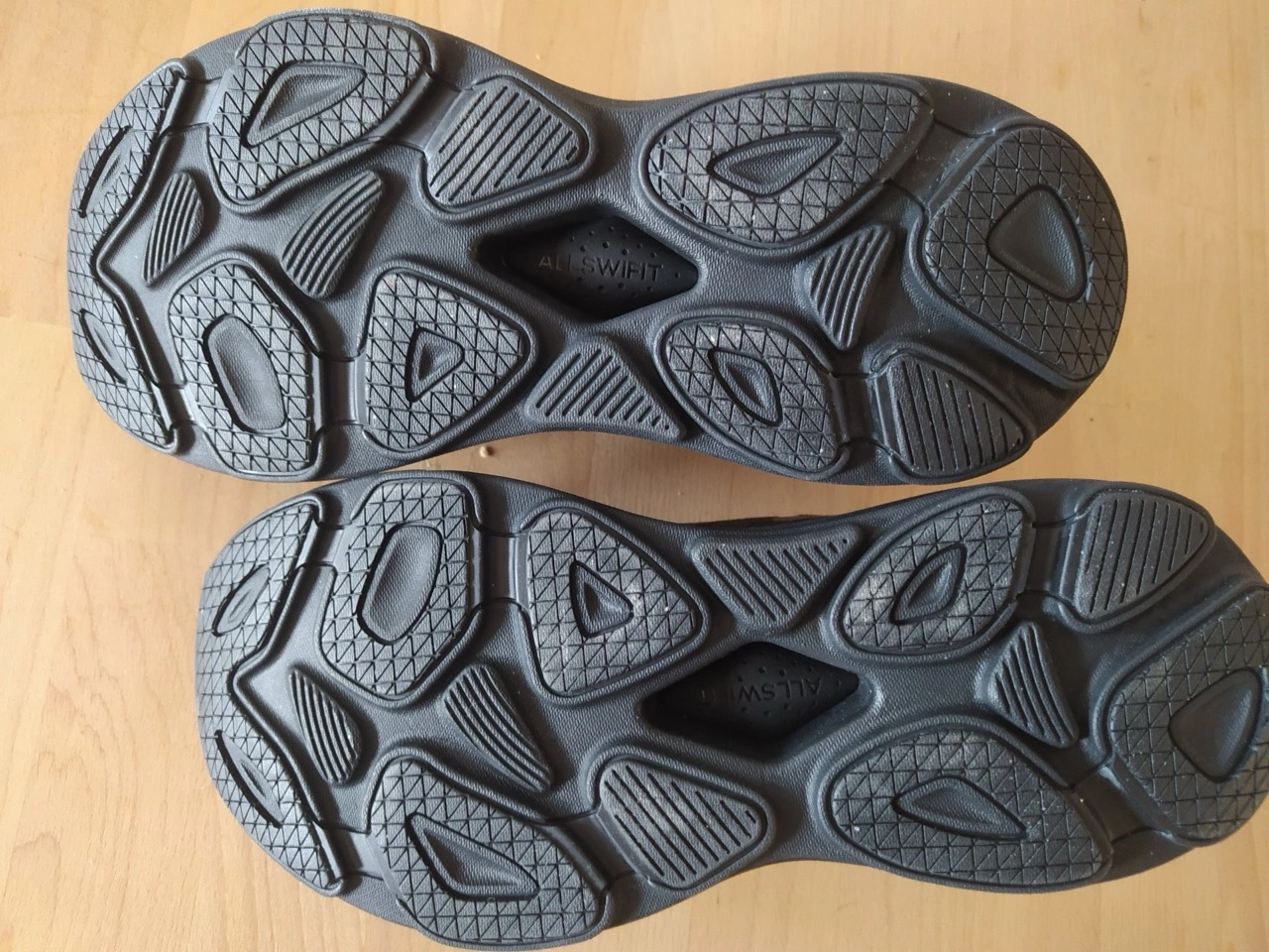 ALLSWIFIT ActiveSolid Men’s Slip-On Running Shoes: Laufsohlen und Profil