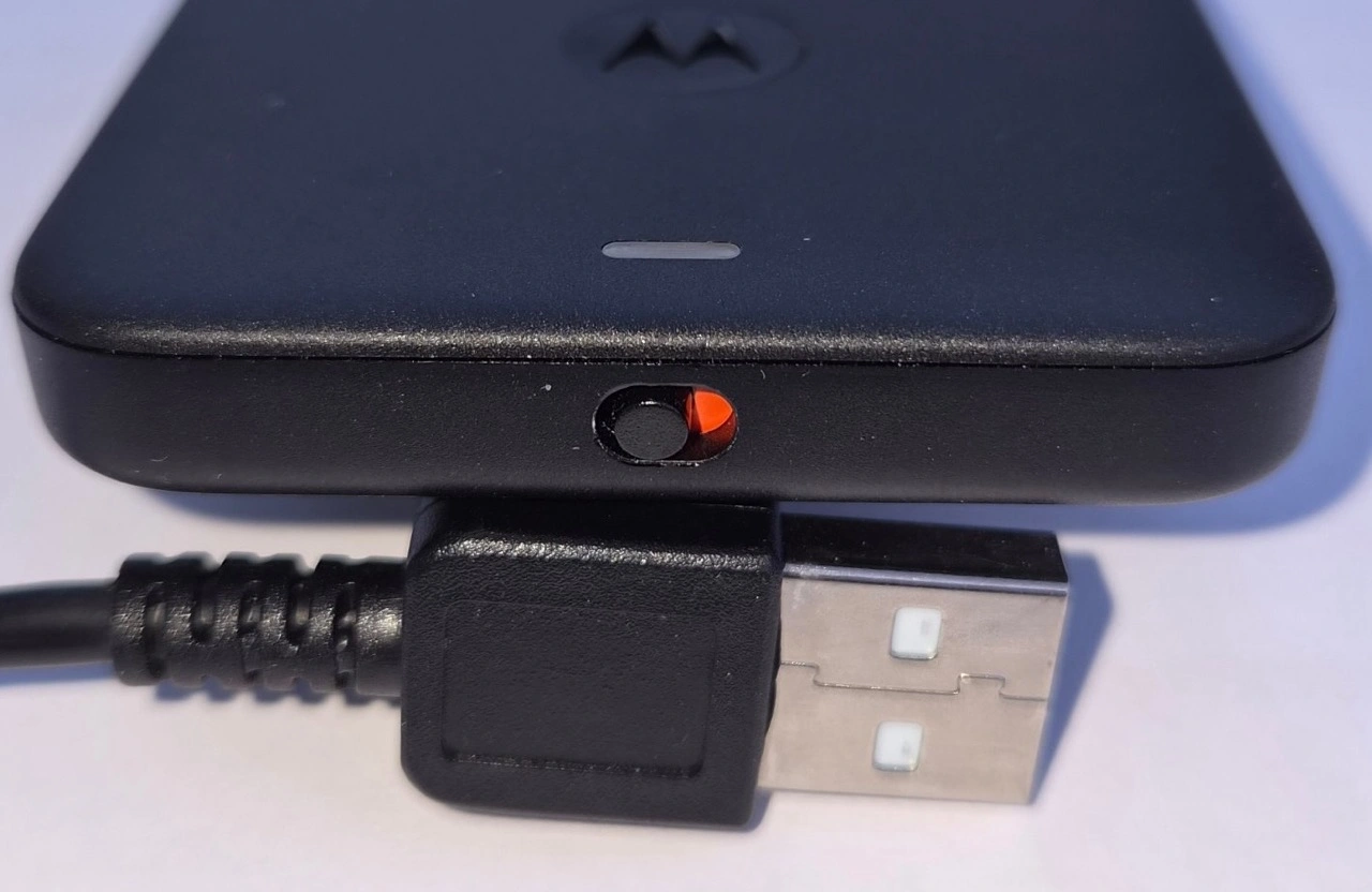 Motorola Drive MA2: seitlicher Ein- und Ausschalter