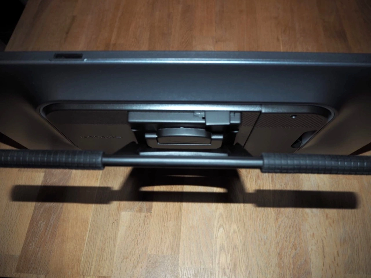 Huion Kamvas 22 (Gen 3): Standmechanik an der Rückseite