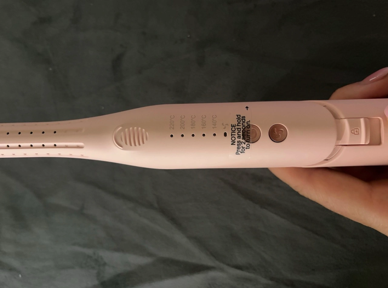Wavytalk Cool Curl Pencil: Bedienfeld mit Temperaturanzeige