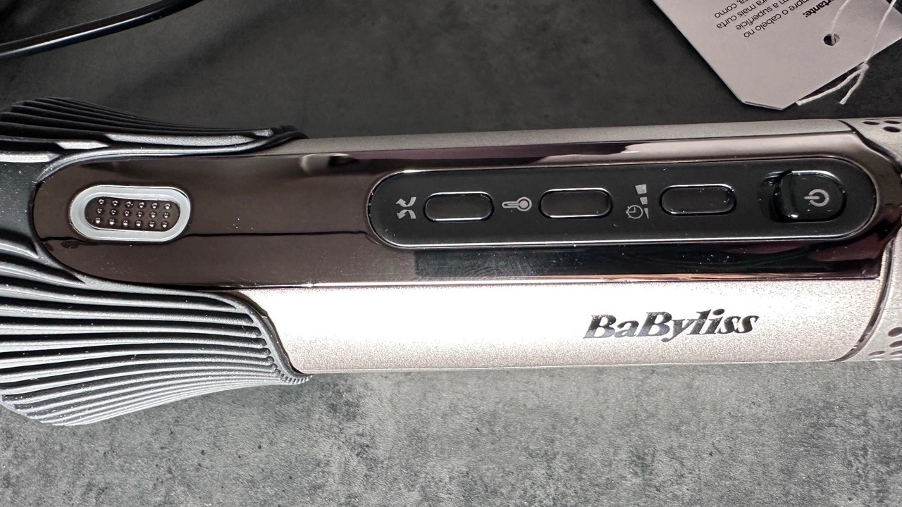 BaByliss C6688E Style Secret Air: Bedienelemente am Griff