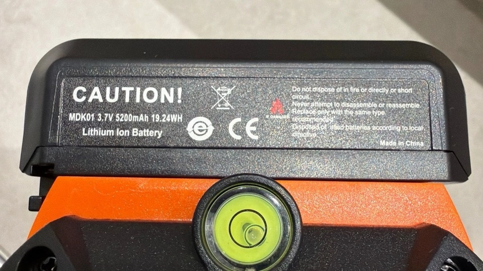 VEVOR CM04: Akku und Gehäusedetail