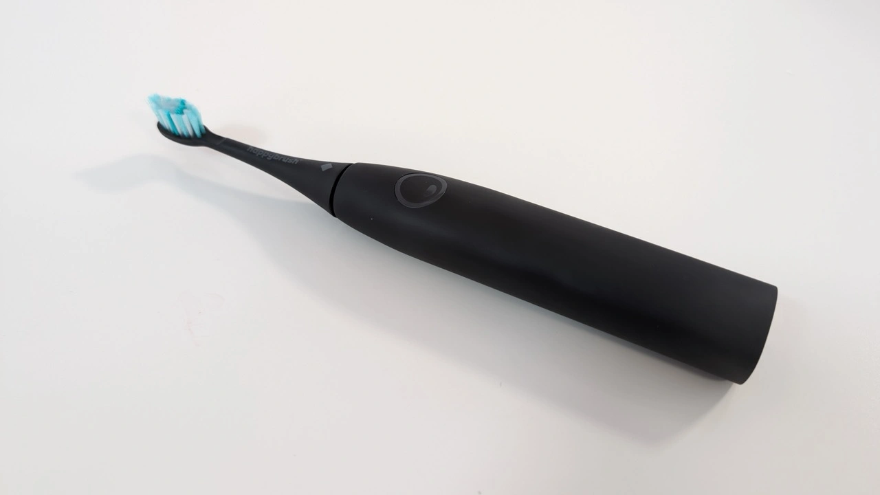 happybrush Eco Vibe 3 ProSense: Schallzahnbürste mit aufgestecktem Bürstenkopf