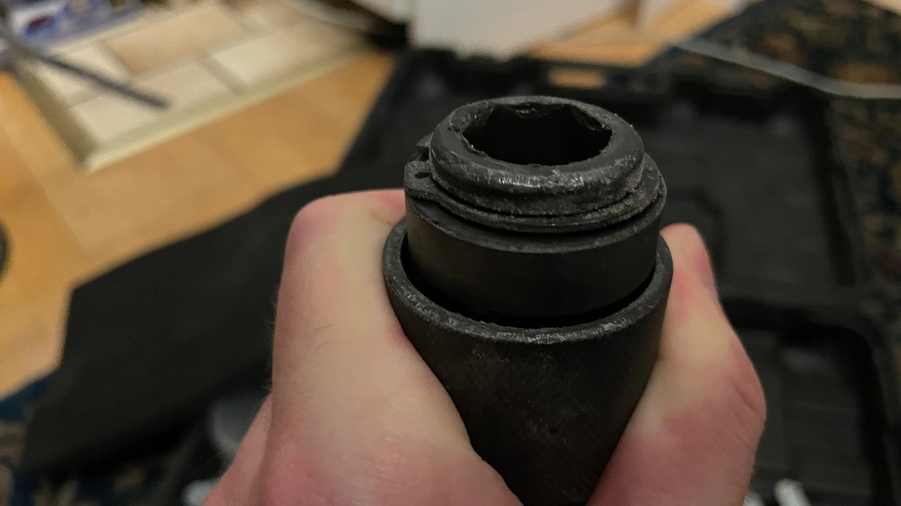 VEVOR Abbruchhammer JH-0840: Metallene Meißelaufnahme in Nahaufnahme