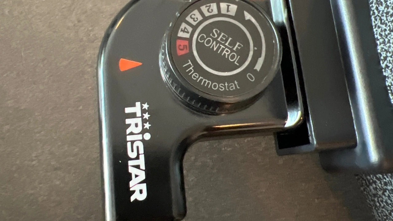 Tristar PZ-9146 Multifunktionale Grillpfanne XXL: Abnehmbarer Thermostat mit Einstellstufen 0 bis 5