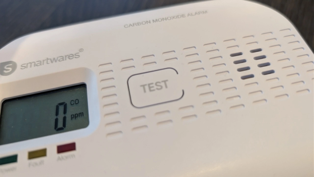 Smartwares FGA-03011: große Testtaste und Schallöffnungen