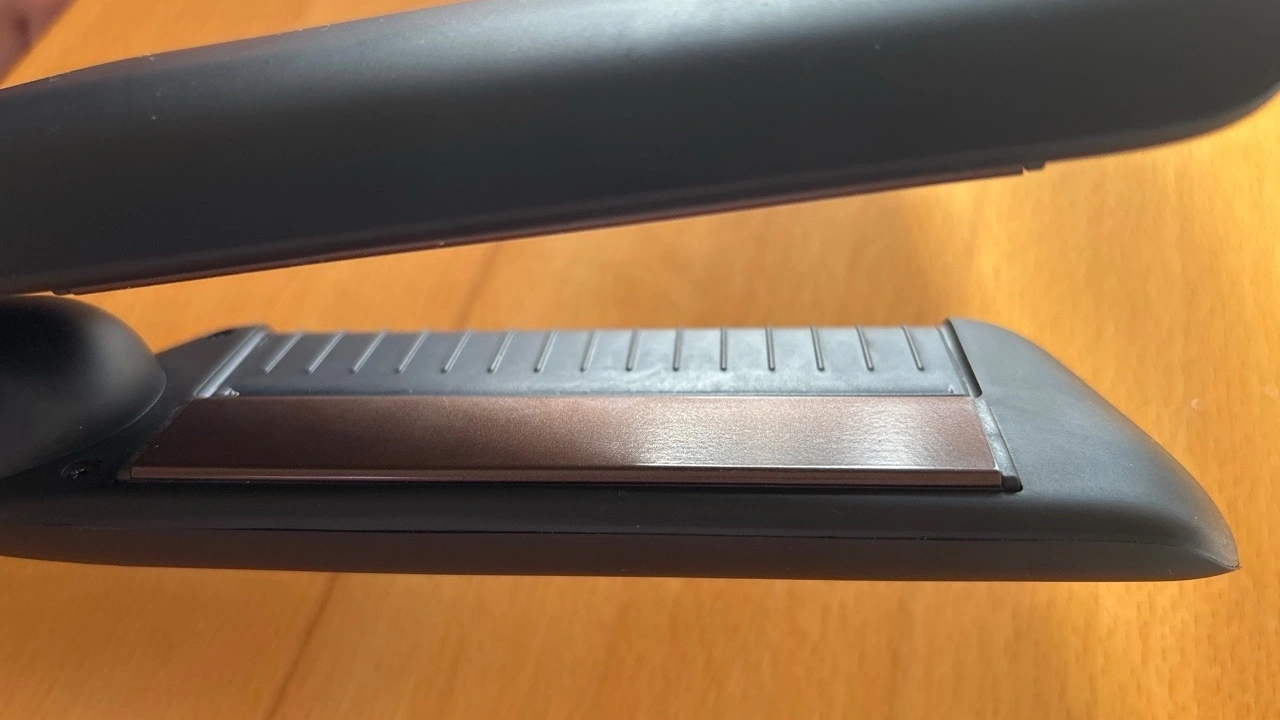 Princess Air Straightener Pro: Nahaufnahme der keramikbeschichteten Heizplatten