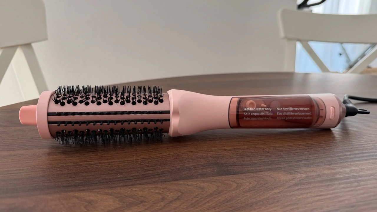 Wavytalk Steamlift Pro: transparenter Wassertank am Griff