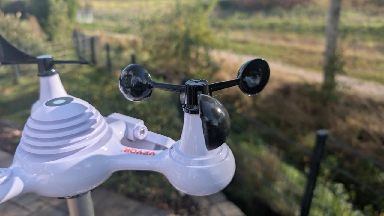 VEVOR Profi WLAN-Wetterstation 7-in-1: Schalenkreuz zur Messung der Windgeschwindigkeit