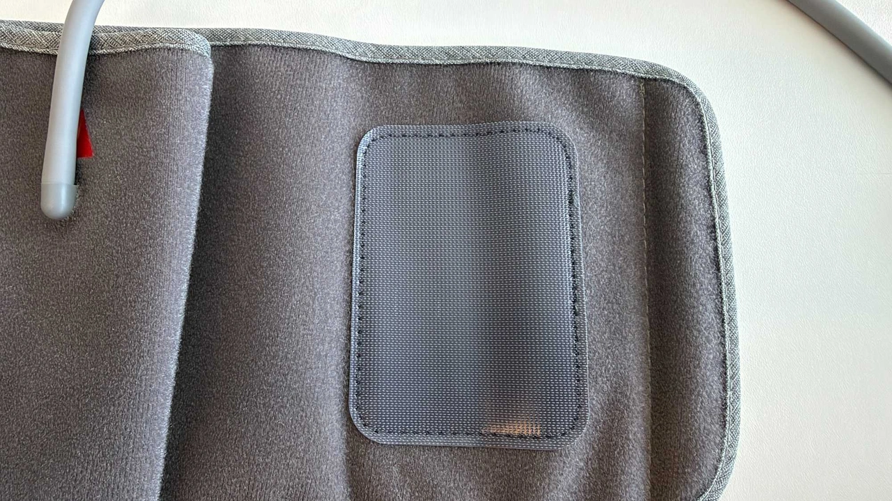 Beurer BM 53: Stoffinnenseite mit Klettfläche