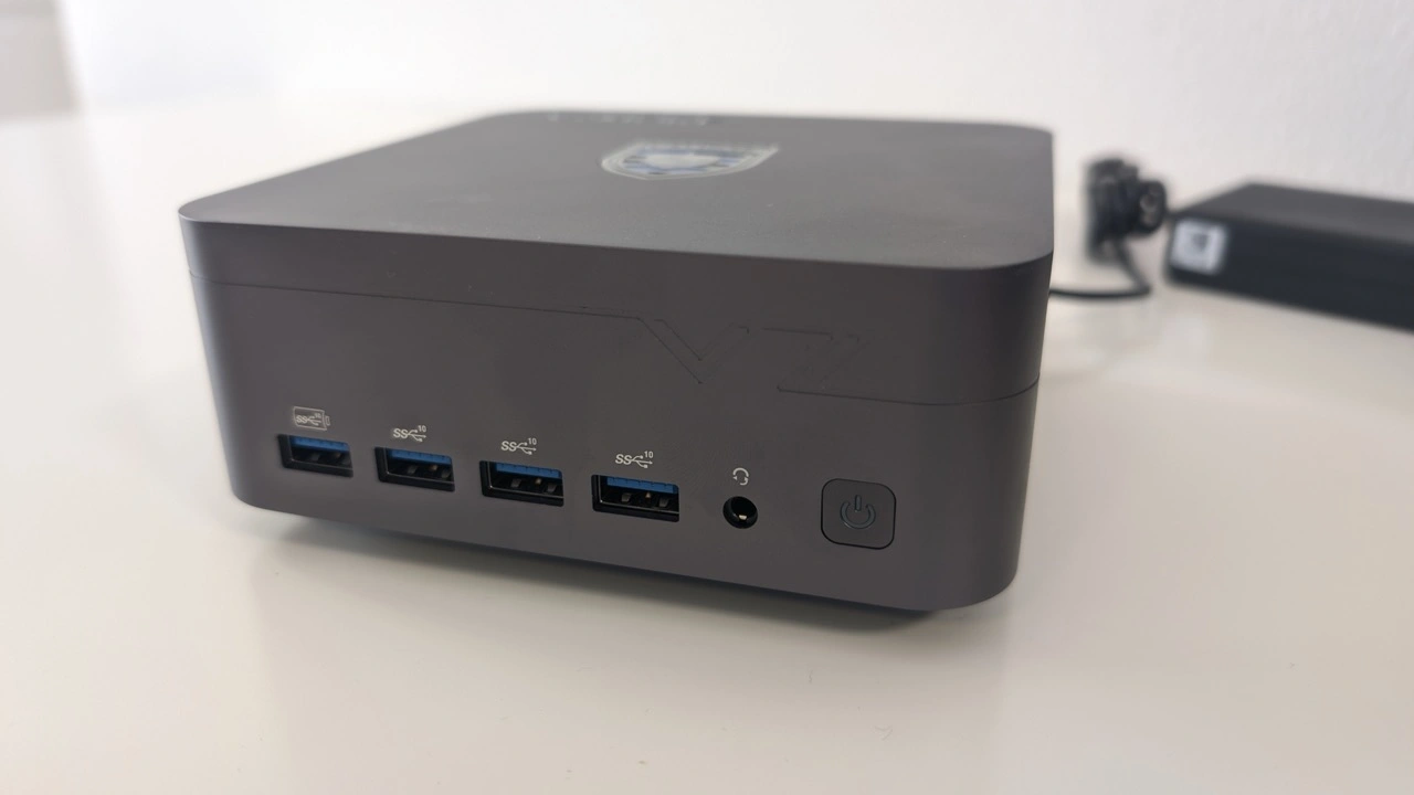 VZMORE iX9 MAX: Kompakter Mini-PC von vorn