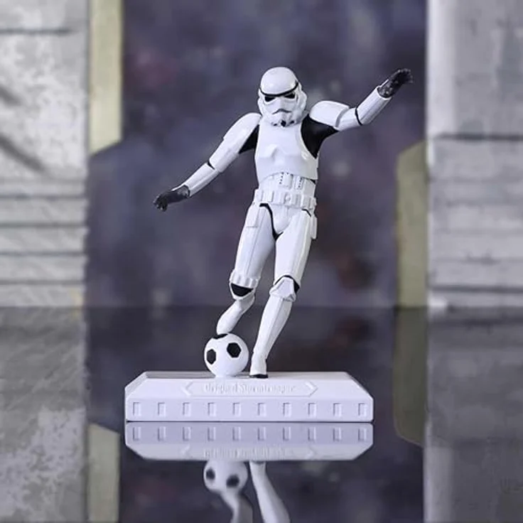 Nemesis Now Star Wars - Original Stormtrooper - Handbemalte Sammelfigur mit Ball, weiß – Bild 8